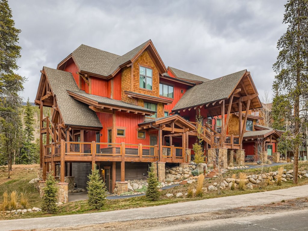 The Seasons 1818 - PRIVATE HOT TUB Vacation Rental in Keystone - RedAwning