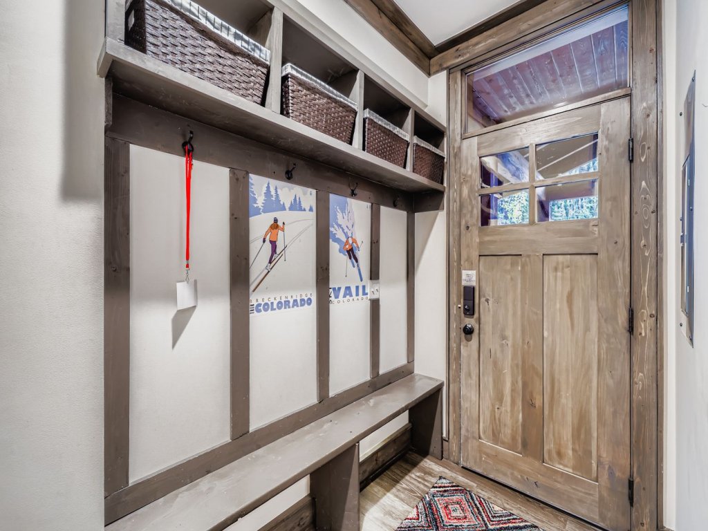 The Seasons 1818 - PRIVATE HOT TUB Vacation Rental in Keystone - RedAwning
