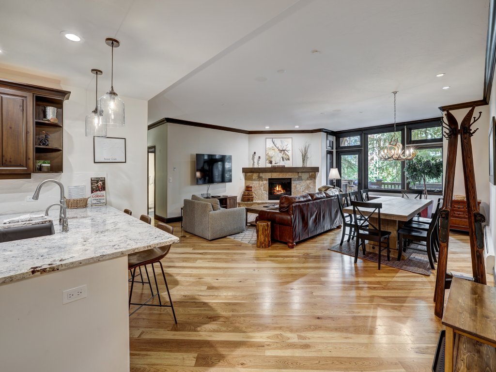 Cozy 3BR Condo - Steps from the lift! Vacation Rental in Edwards - RedAwning