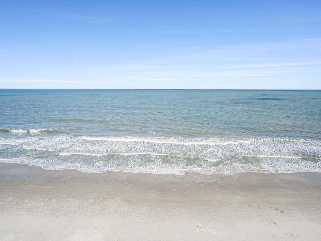 1001 Waters Edge Resort Vacation Rental in Garden City Beach - RedAwning