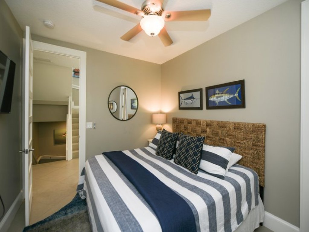2201 AVE C Vacation Rental in Bradenton Beach - RedAwning