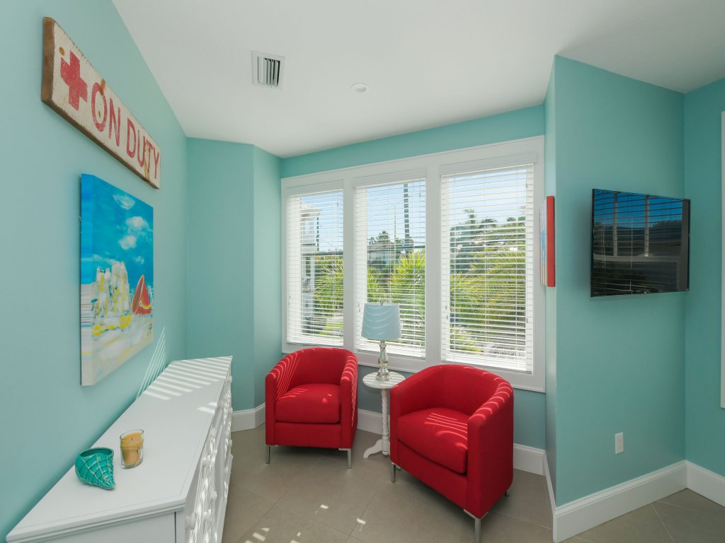 2201 AVE C Vacation Rental in Bradenton Beach - RedAwning