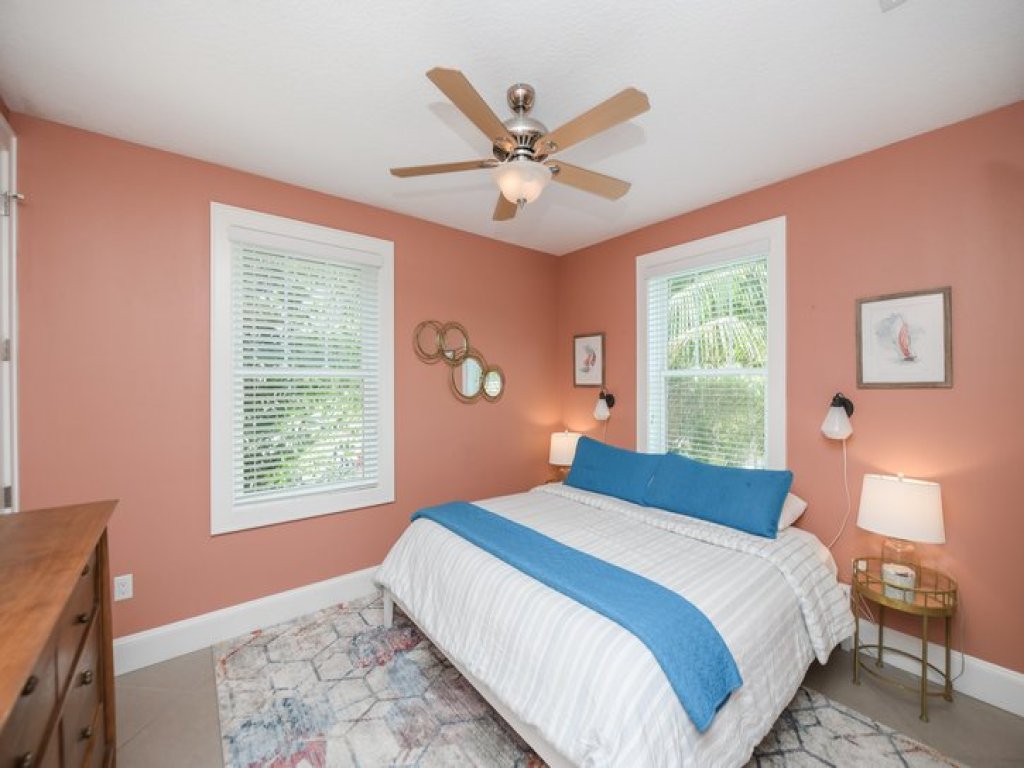 2201 AVE C Vacation Rental in Bradenton Beach - RedAwning
