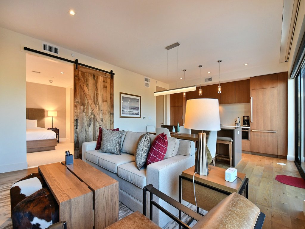 Modern 1BR Residence in Canyons Village Ski in/out! Save 20% on 7+ Nights! Vacation Rental in Park City - RedAwning