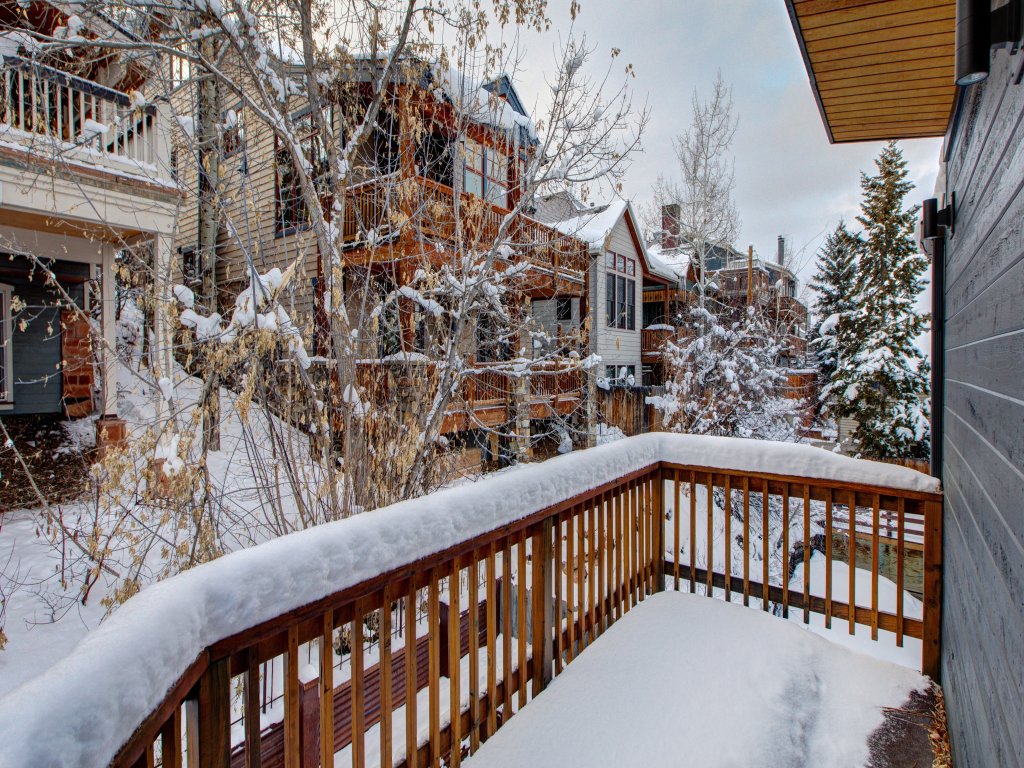 SkyRun Old Town Charm Spa Walk to the Slopes 207 Vacation Rental in Park City - RedAwning