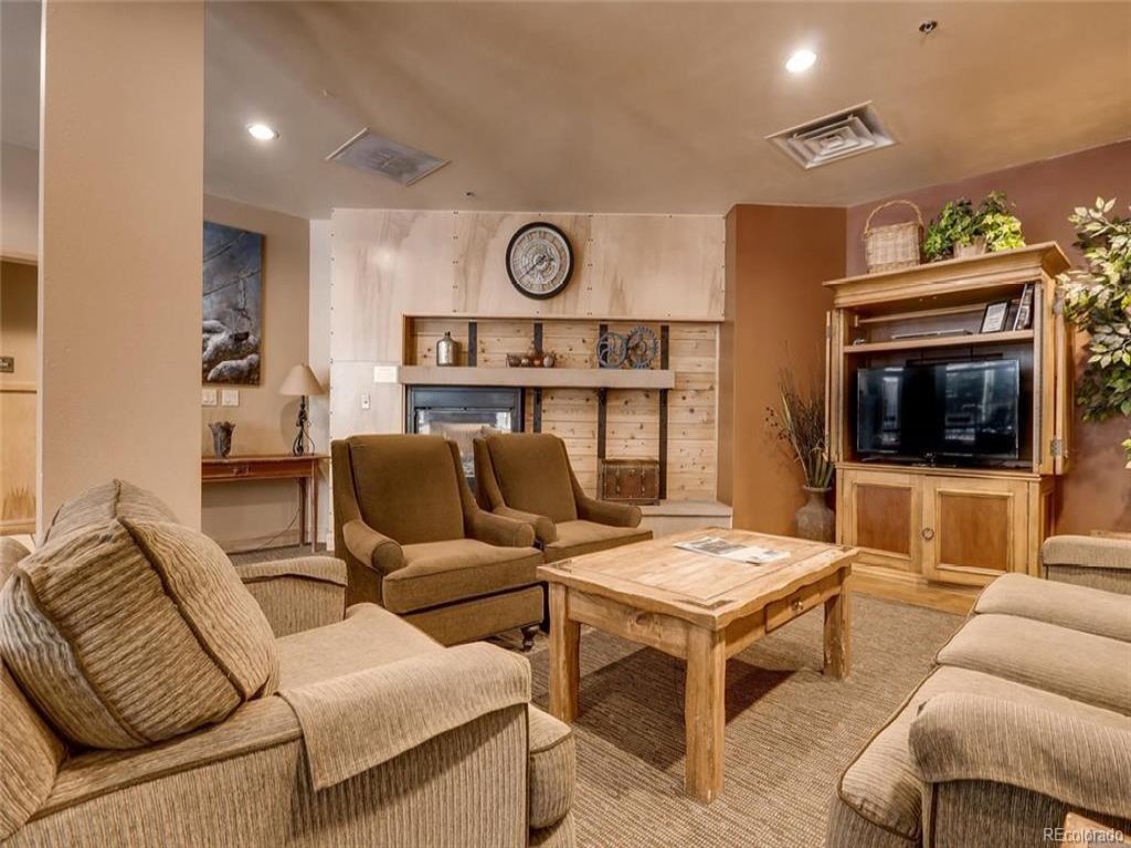 8282 Silver Mill Vacation Rental in Keystone - RedAwning