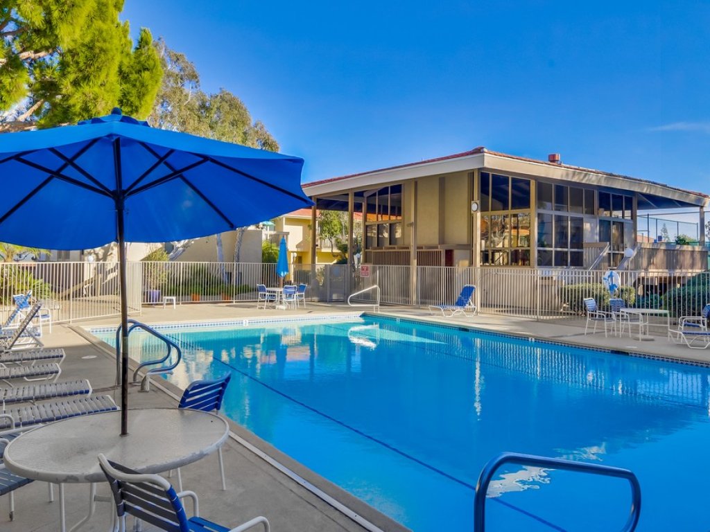 Coastal Chic Furnishings Condo Steps to Beach SBTC 128 Vacation Rental in Solana Beach - RedAwning