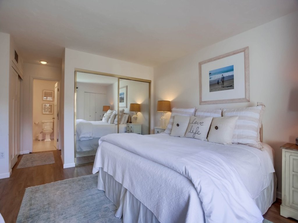 Coastal Chic Furnishings Condo Steps to Beach SBTC 128 Vacation Rental in Solana Beach - RedAwning