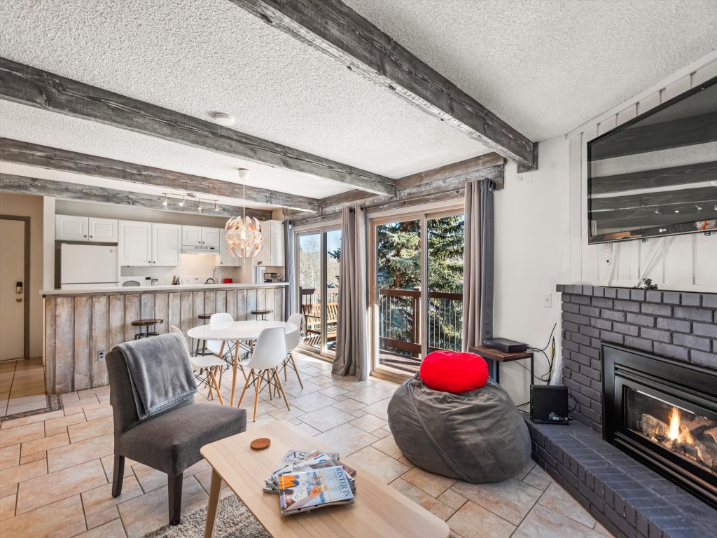 Prime Snowmass Retreat Ski Bridge, Walk to Village - 29C Vacation Rental in Snowmass Village - RedAwning