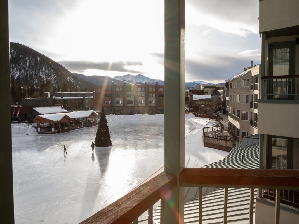 1538 Lakeshore Vacation Rental in Keystone - RedAwning