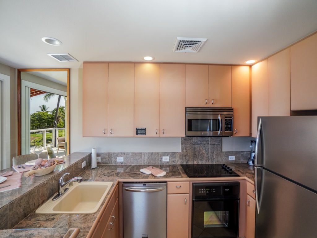 Keauhou Gardens Penthouse 22B at Kona Coast Resort Vacation Rental in Kailua-Kona - RedAwning