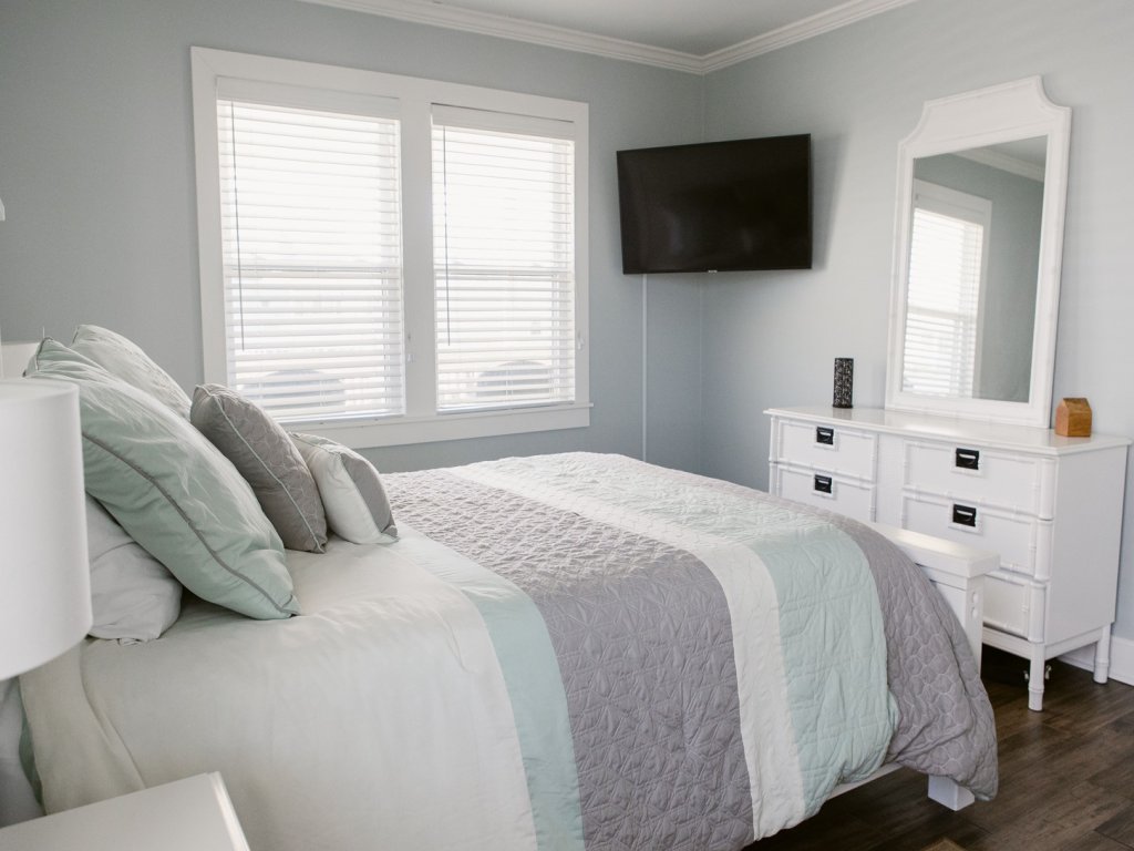 Holden Pattern / 150 Brunswick Avenue East Vacation Rental in Holden Beach - RedAwning
