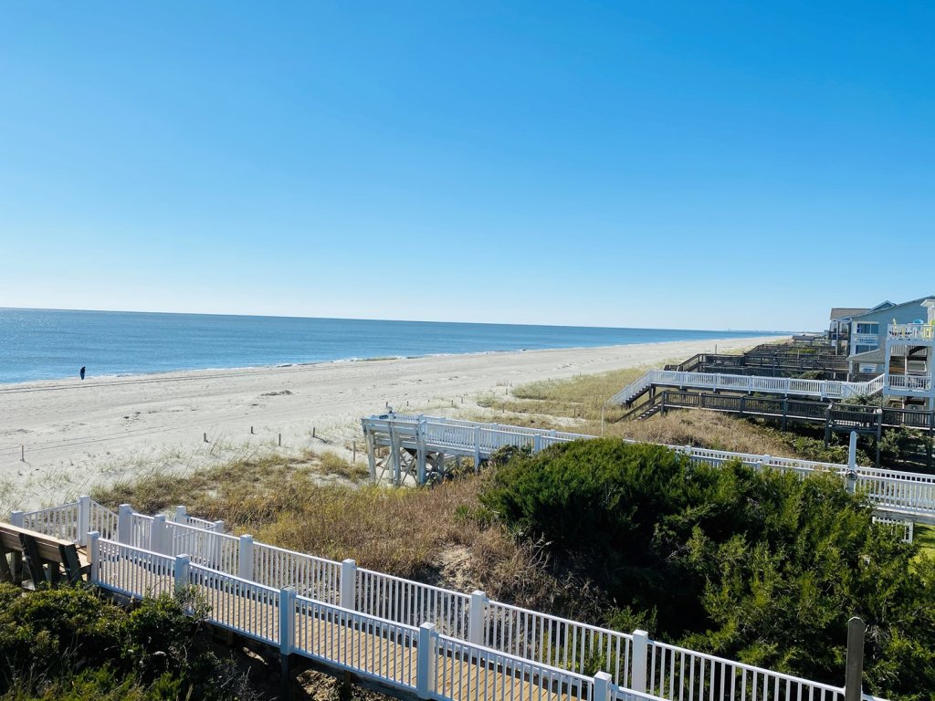 Turtley Paradise West / 511 Ocean Blvd West Vacation Rental in Holden Beach - RedAwning