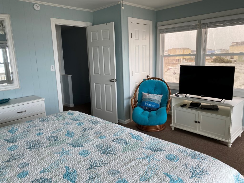 Turtley Paradise East - 511 Ocean Blvd West Vacation Rental in Holden Beach - RedAwning