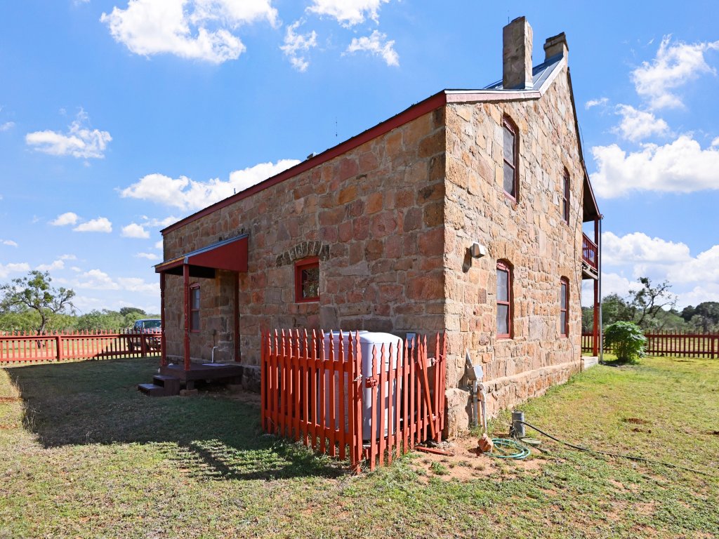 Stein Haus Ranch Vacation Rental in Texas - RedAwning