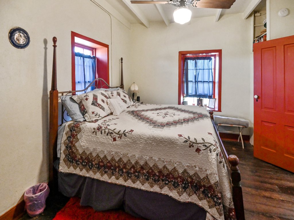 Stein Haus Ranch Vacation Rental in Texas - RedAwning
