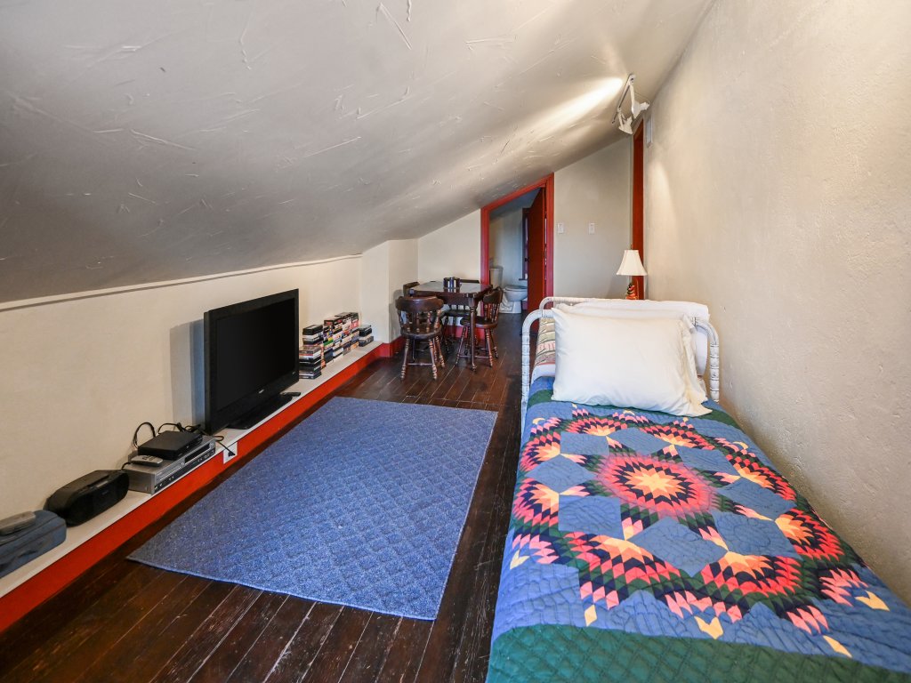 Stein Haus Ranch Vacation Rental in Texas - RedAwning