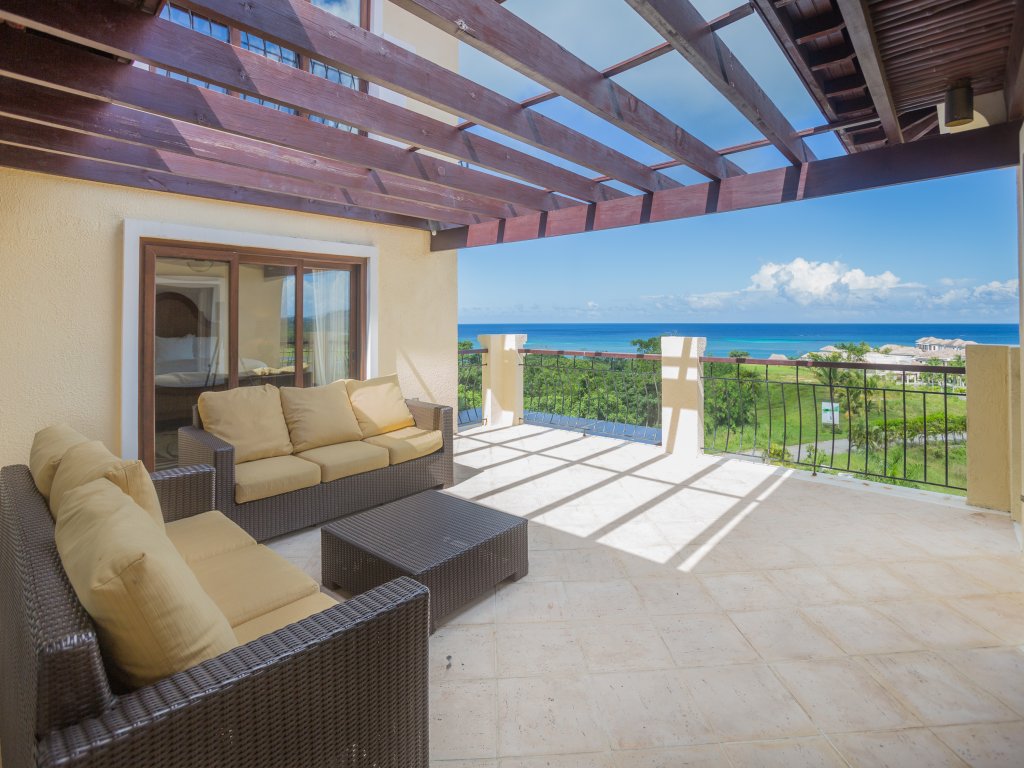 Pristine Bay Villa  1108 Vacation Rental - RedAwning