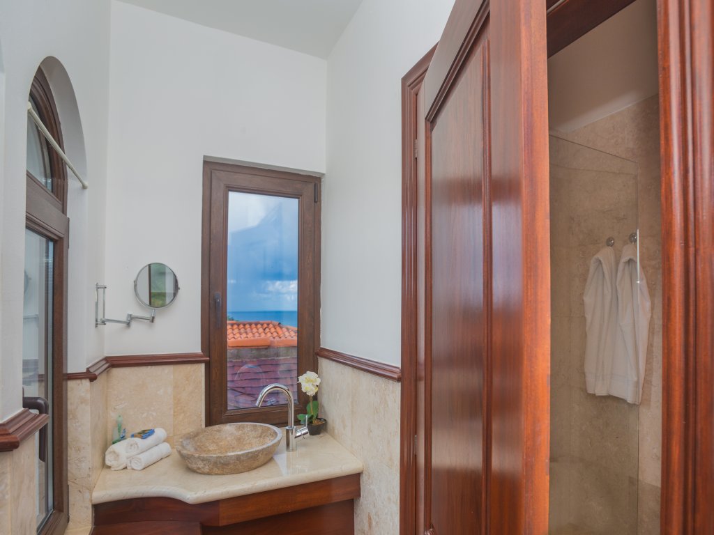 Pristine Bay Villa  1108 Vacation Rental - RedAwning