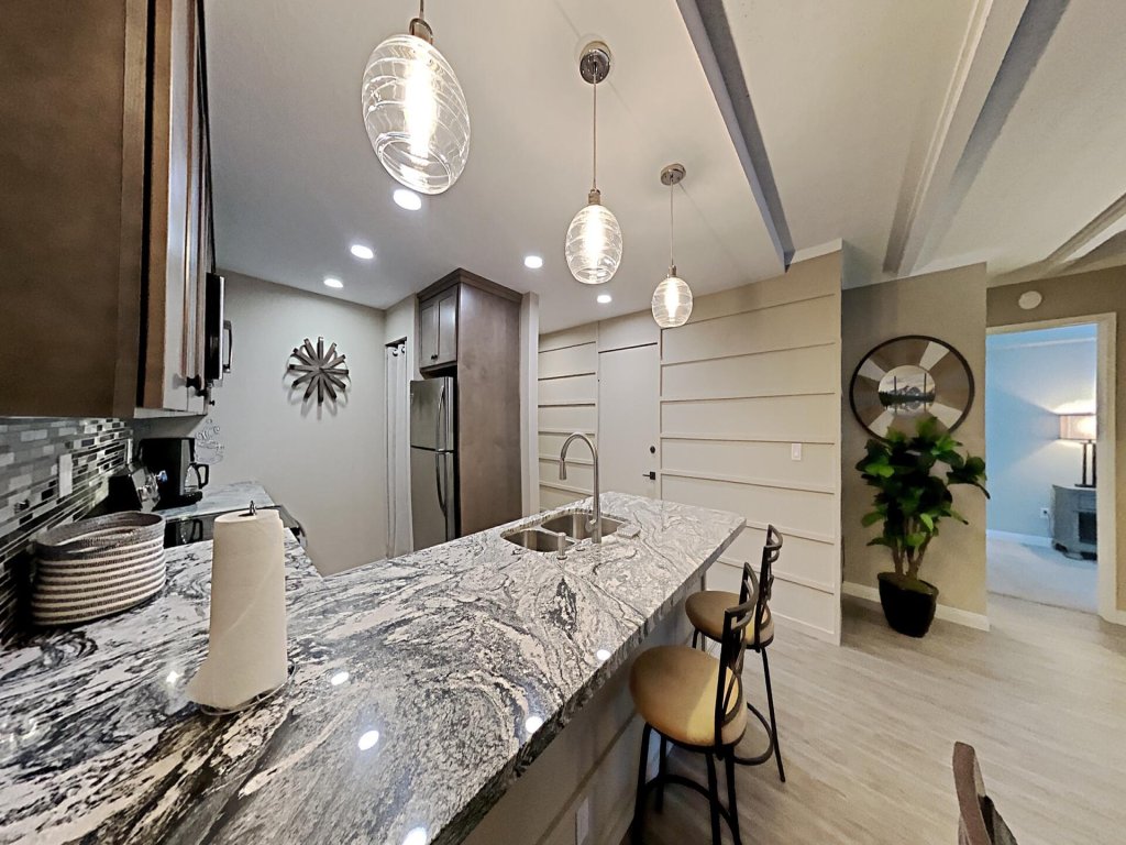 Spacious Condo with Free Parking - Onsite Ski and Snowboard Rentals! (1849 Condos 107) Vacation Rental in Mammoth Lakes - RedAwning