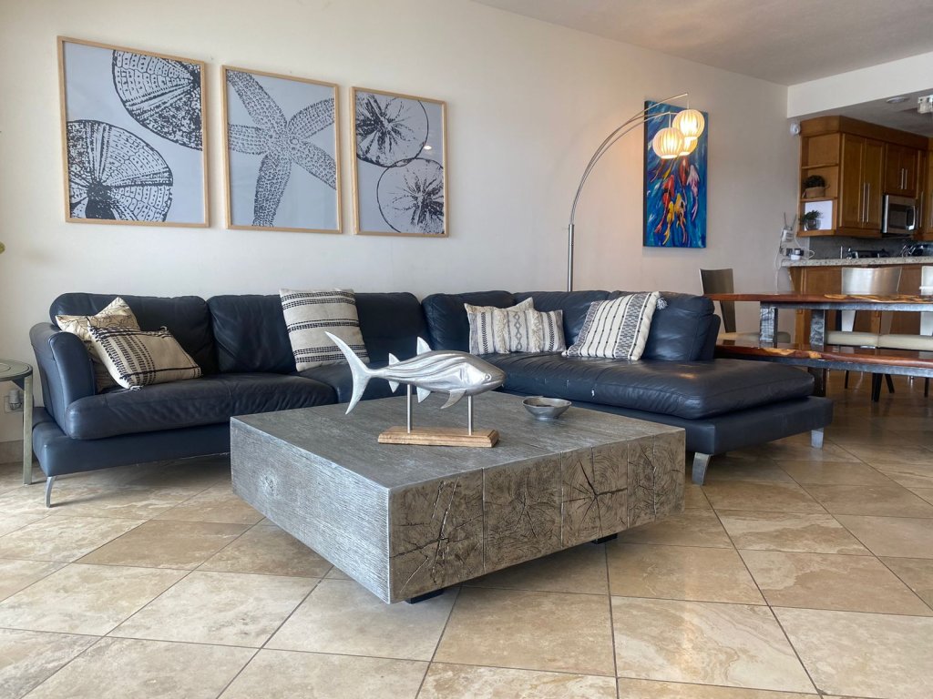 Playa Blanca Condo - 9th Floor Ocean Views! Vacation Rental - RedAwning