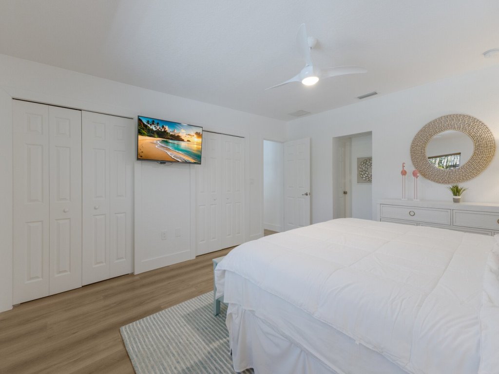 The Salted Coconut Vacation Rental in Anna Maria - RedAwning