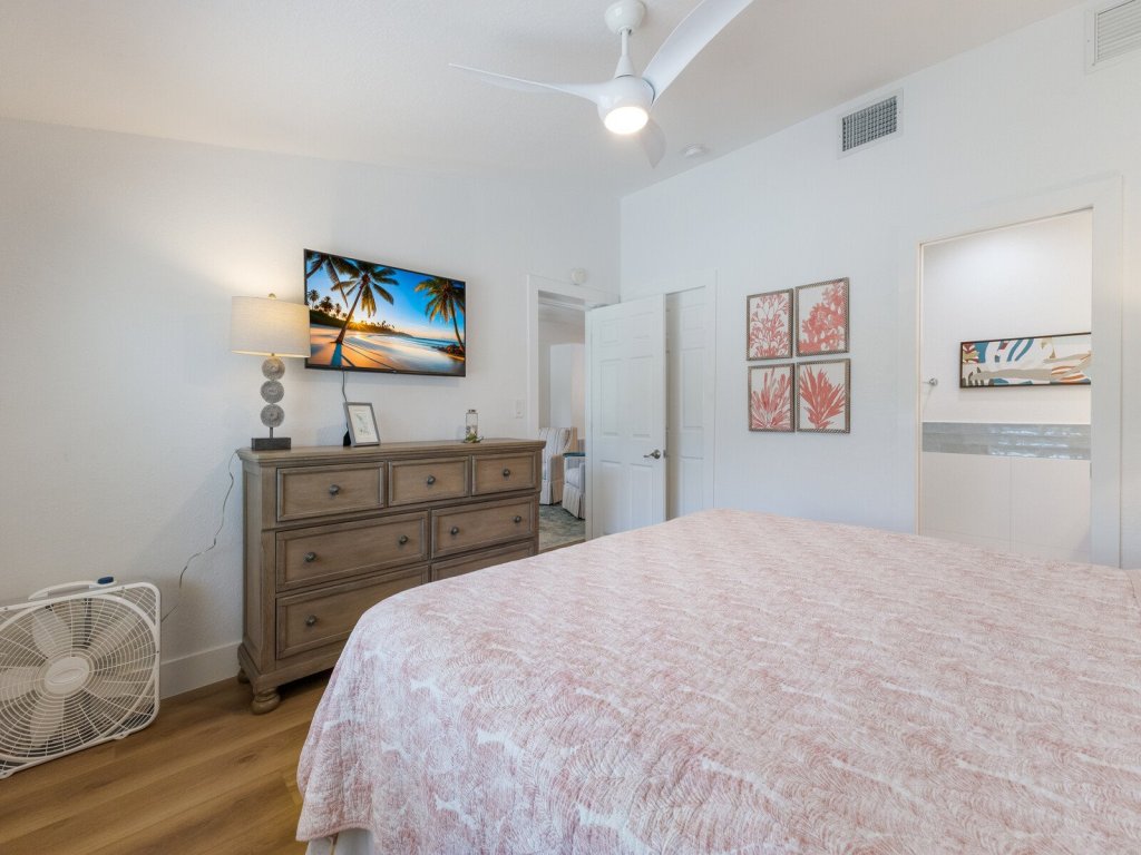 The Salted Coconut Vacation Rental in Anna Maria - RedAwning