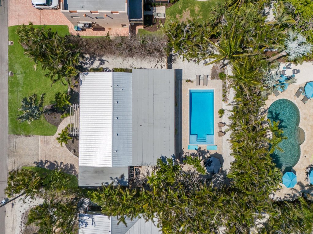 The Salted Coconut Vacation Rental in Anna Maria - RedAwning