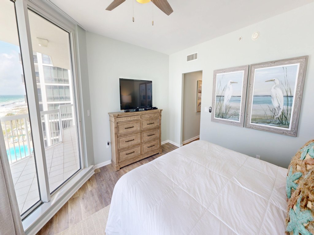 Silver Beach 506 is a gorgeous Gulf Front 4 BR with free beach service - sleeps 8 Vacation Rental in Destin - RedAwning