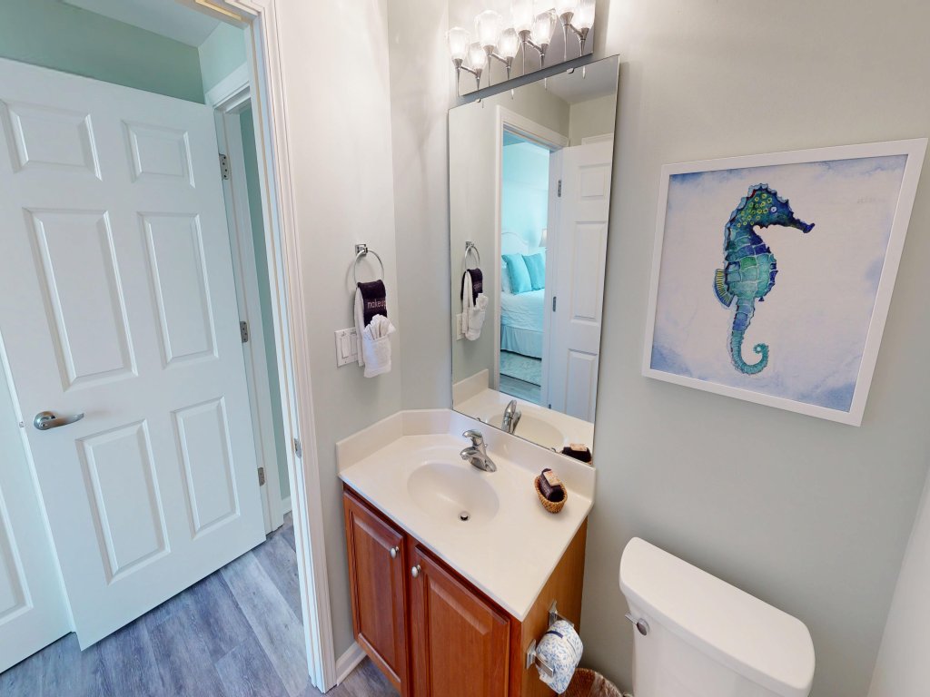 Silver Beach 506 is a gorgeous Gulf Front 4 BR with free beach service - sleeps 8 Vacation Rental in Destin - RedAwning