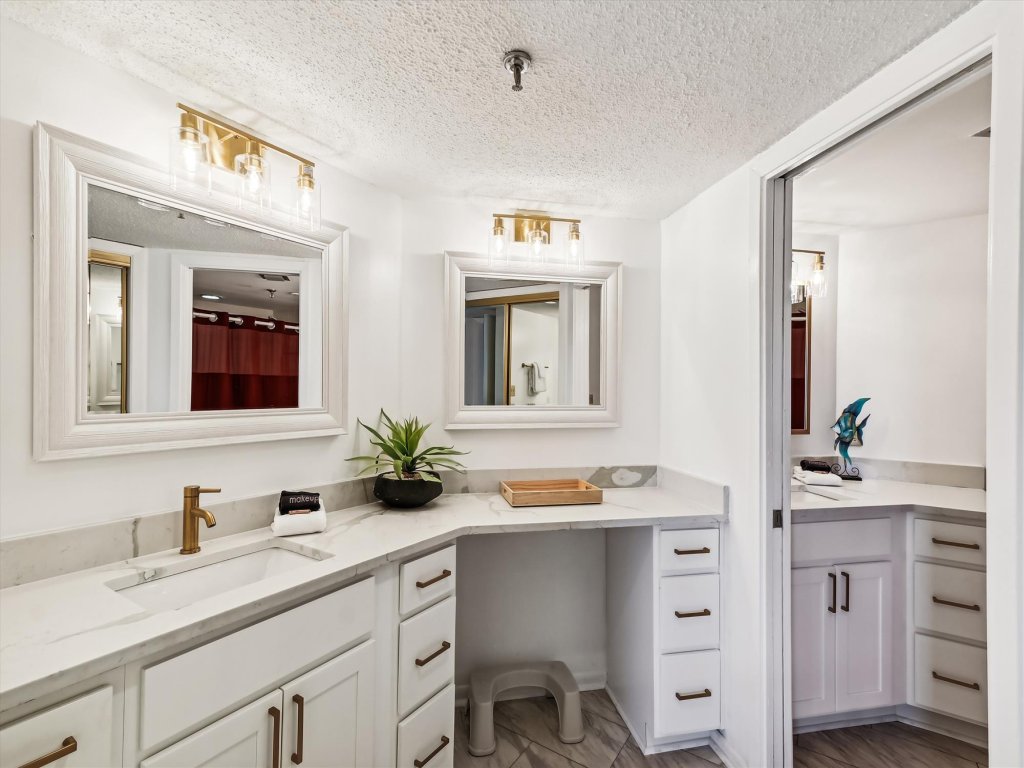 IR 518 is a Stunning 2 BR  that has amazing Sunset views - sleeps 10 Vacation Rental in Destin - RedAwning