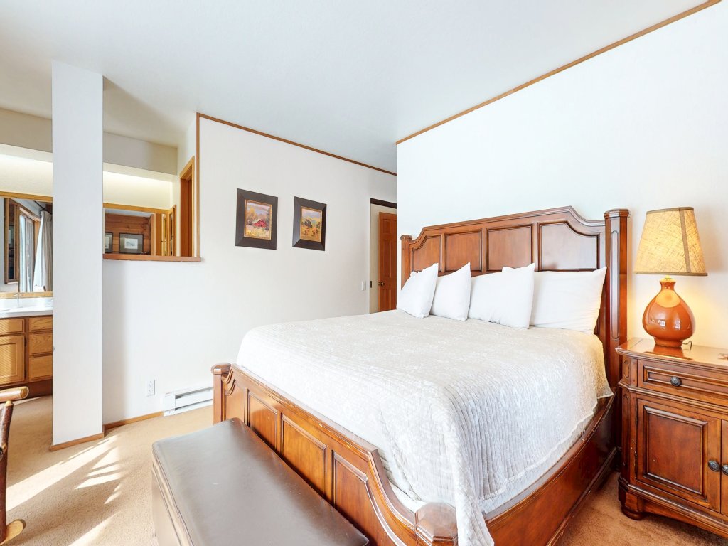 Snowcreek III 448 Pet-Friendly, Spacious and Bright, Gorgeous Meadow Views Vacation Rental in Mammoth Lakes - RedAwning