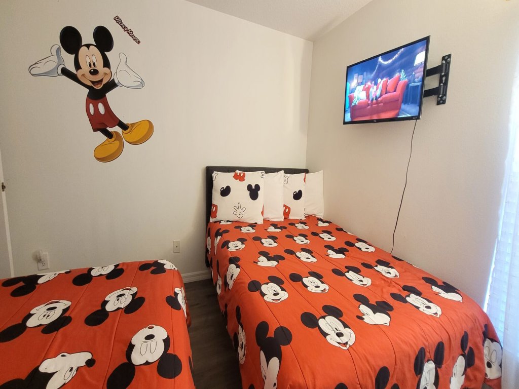 AV351RD 4 Bed Retreat Aviana Vacation Rental in Davenport - RedAwning