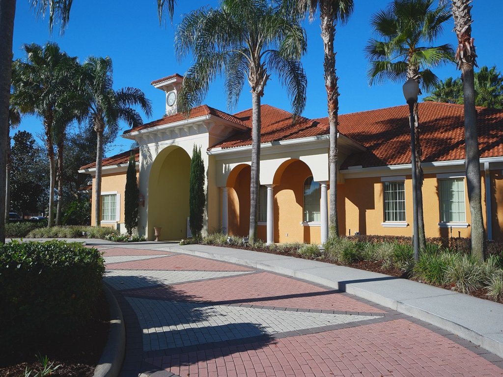 SOL826SC 4Bed Solana private pool home Vacation Rental in Davenport - RedAwning