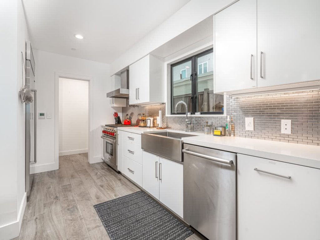 417 Harding | Modern Living, Steps to Beach + Bay Vacation Rental in Newport Beach - RedAwning
