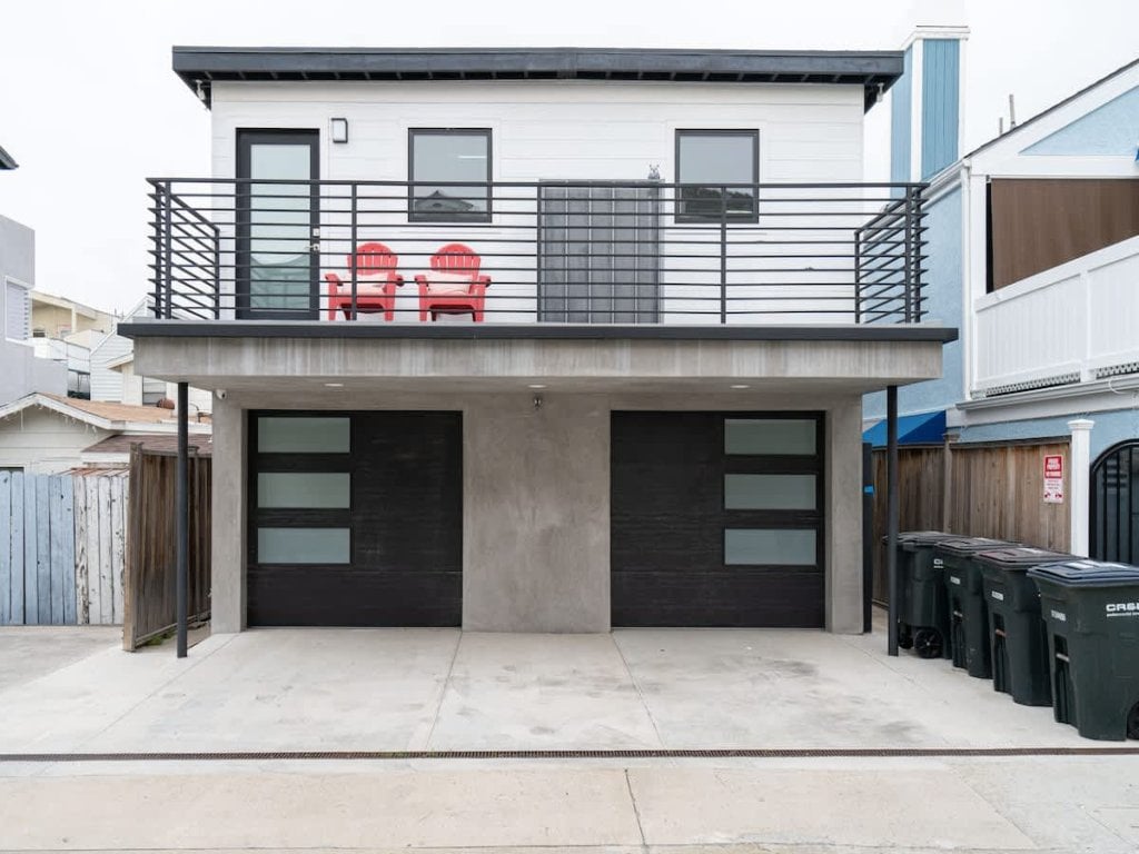 417 Harding | Modern Living, Steps to Beach + Bay Vacation Rental in Newport Beach - RedAwning