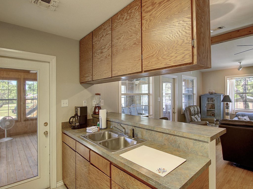 Fantasy Oaks Lodge Vacation Rental in Texas - RedAwning