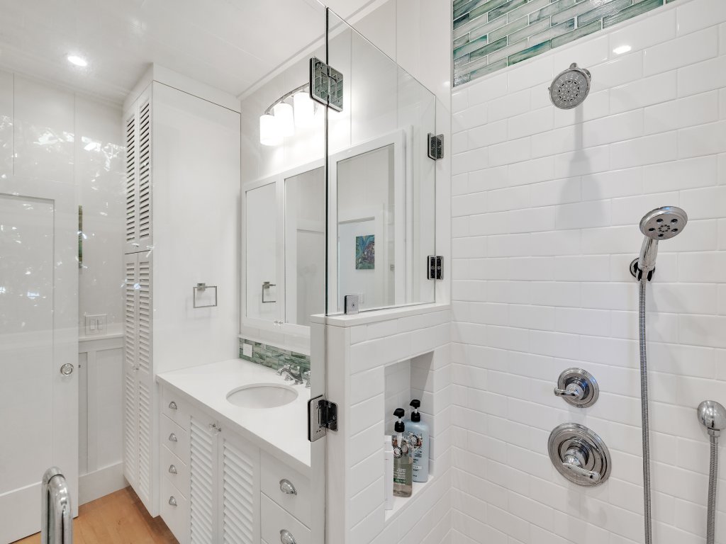 Gorgeous Renovated 1937 Plantation Style Beach House 50 Steps to the Beach Vacation Rental in Kailua - RedAwning