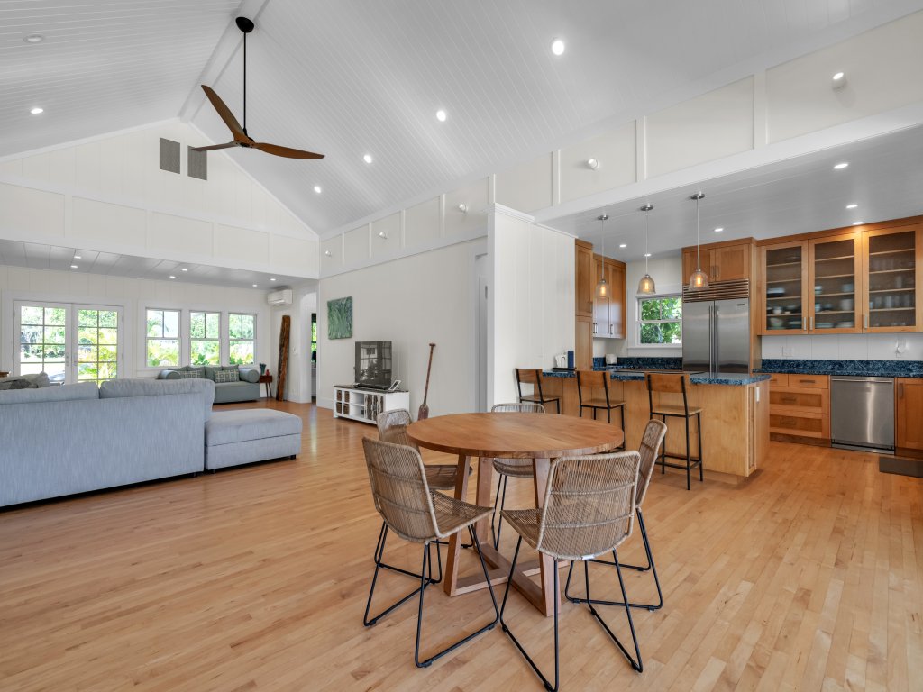 Gorgeous Renovated 1937 Plantation Style Beach House 50 Steps to the Beach Vacation Rental in Kailua - RedAwning