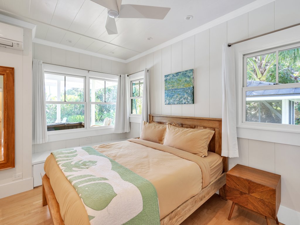 Gorgeous Renovated 1937 Plantation Style Beach House 50 Steps to the Beach Vacation Rental in Kailua - RedAwning