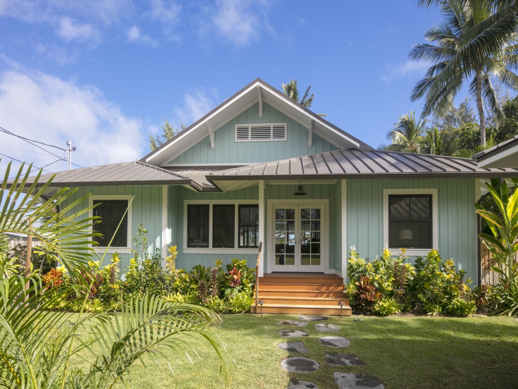 Gorgeous Renovated 1937 Plantation Style Beach House 50 Steps to the Beach Vacation Rental in Kailua - RedAwning