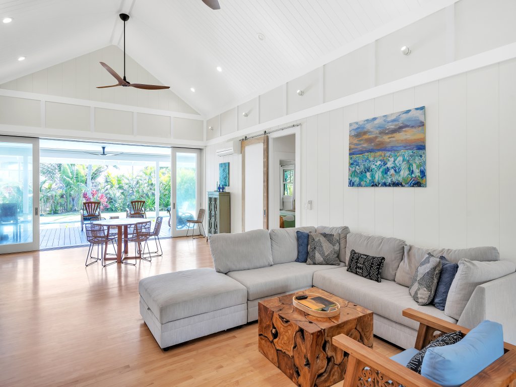Gorgeous Renovated 1937 Plantation Style Beach House 50 Steps to the Beach Vacation Rental in Kailua - RedAwning