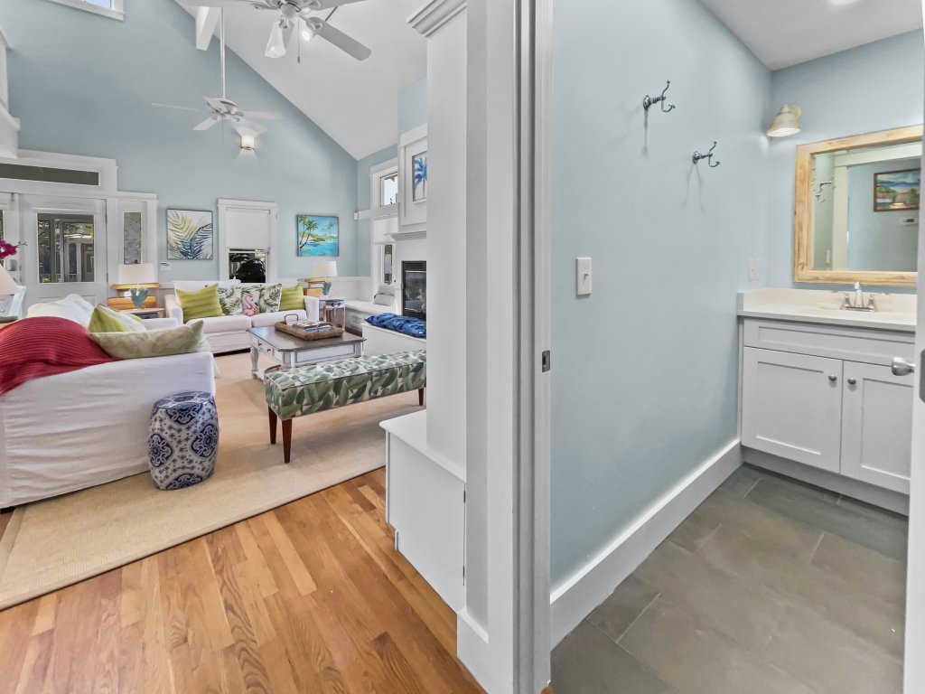 Breakers plus Waves Vacation Rental in Santa Rosa Beach - RedAwning
