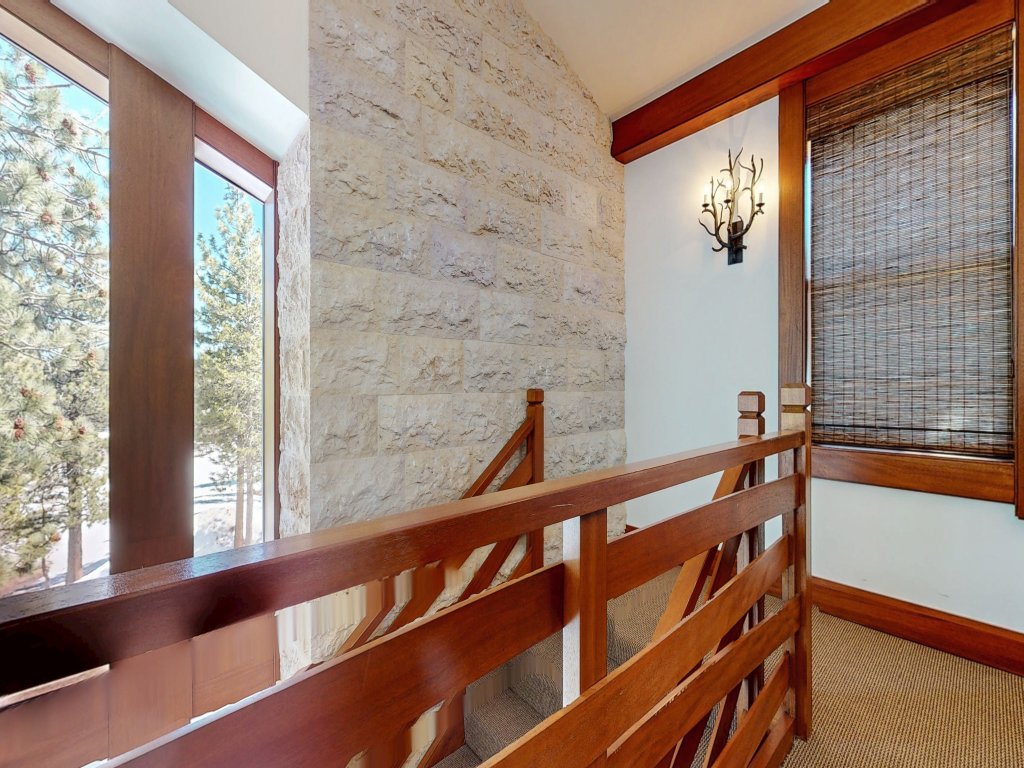 Obsidian 7 Deluxe 5000 sq ft House, Private Jacuzzi and Movie Theater, Close to Eagle Vacation Rental in Mammoth Lakes - RedAwning