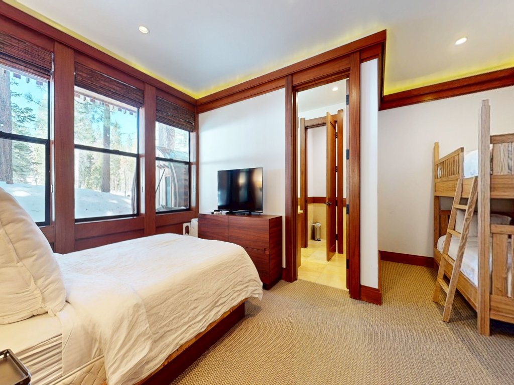 Obsidian 7 Deluxe 5000 sq ft House, Private Jacuzzi and Movie Theater, Close to Eagle Vacation Rental in Mammoth Lakes - RedAwning