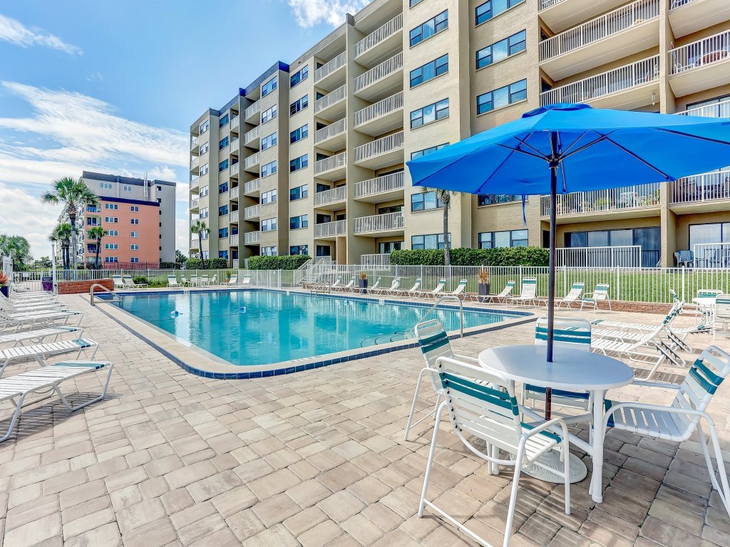Spotted Sandpiper Condo Easy access to Pier, Pool and Beach Access are Steps Away Vacation Rental in Fernandina Beach - RedAwning