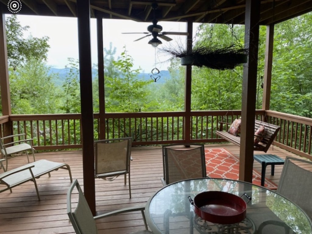 Bear's View Smokey Mountains / Lake Santeetlah Vacation Rental in North Carolina - RedAwning