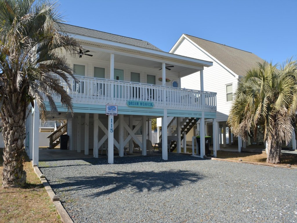 Dream Weaver / 115 Frigate Drive Vacation Rental in Holden Beach - RedAwning