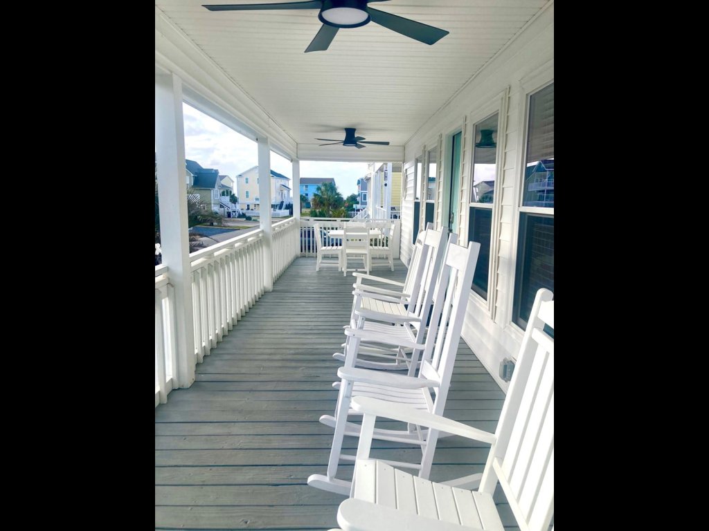 Dream Weaver / 115 Frigate Drive Vacation Rental in Holden Beach - RedAwning