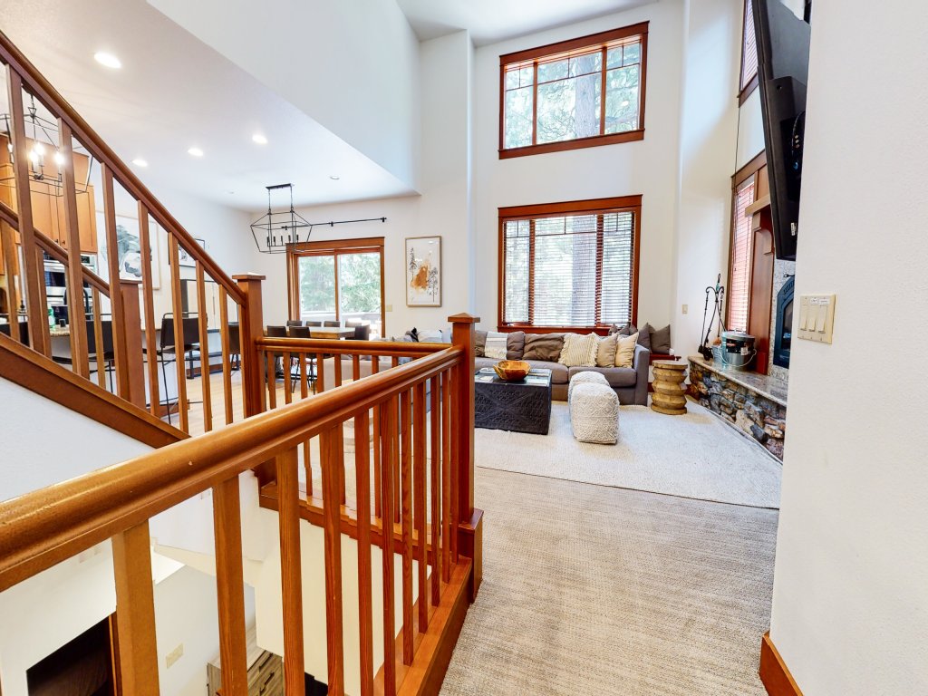 Timbers 6 Updated and Pet-Friendly, Private Jacuzzi, Private Garage Vacation Rental in Mammoth Lakes - RedAwning